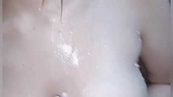 Preview 1 of Katy Ride - Brecho a mi hermanastra tomando un rico bańoy me deja meterle mi verga y grabarla