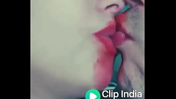 Preview 3 of Amateur Teen Mastubate - Bhai ki gf on kissing