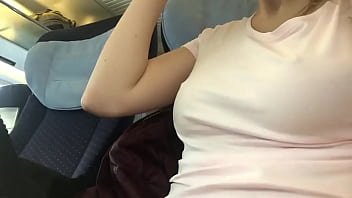 Preview 1 of Hollywood Movie Scene - Amatrice nous montre sa poitrine discr&egrave_tement dans le train
