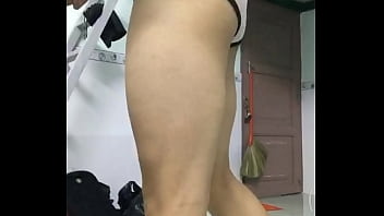 Preview 2 of Mom And Son Did Porn - Mặc quần l&oacute_t lưới nh&igrave_n r&otilde_ con cu