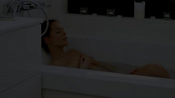 Preview 1 of Pizy Boz Ied - Hitachi Fun with Francys Belle and Kari A