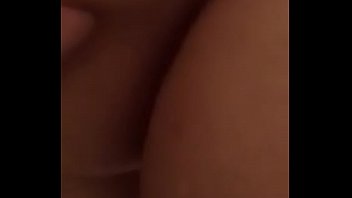 Preview 1 of Indian Young Gerl Porn - Cuzinho no banho