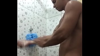 Preview 3 of Parody Very - Guapo latino en la ducha