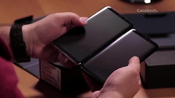 Preview 2 of Kai Gree - Galaxy S8 e S8  saindo da caixa peladinhos,  pronto pra fuder iphones de quatro