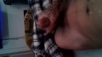 Preview 3 of Horny Asian Gives Hot Blowjob - Brincadeira da madrugada