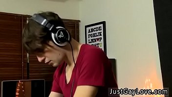 Preview 1 of Sex Fuckingvidoes - Sexy gay anal porn teen Sexy young DJ Andy Kay is working his skills