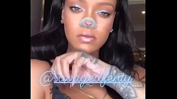 Preview 2 of Trangender Vs Wanita - Rihanna