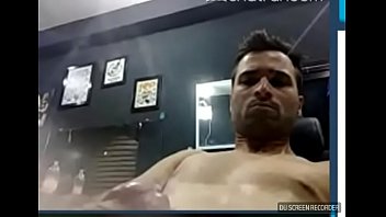 Preview 2 of Indian Hot Fast - hetero safadao se exibe para gay na cam