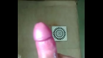 Preview 4 of Xxxii Videos 3gp Down - Gozando no banho