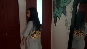 Preview 1 of Le Noir Americains - Mi novia de 18 a&ntilde_os se pone loca mientras los padres no est&aacute_n en casa