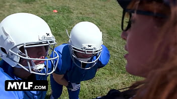 Preview 1 of Phim Sex Xx 99 - Winners Get Pussy Prize - Football Coach Lauren Phillips Motivates Her Team With Her Perfect Body