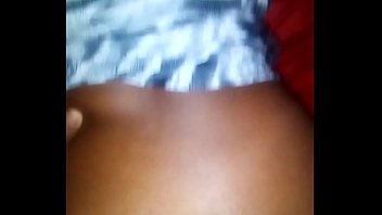 Preview 2 of Girls Peeing On Their Hands - Mulher do meu amigo corno