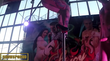 Preview 2 of Lesbian Standing Fuck - Italian pornstars couple fuck on stage