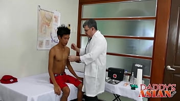Preview 1 of Gf Bf Xx Sexy N Hots Video - Doctor daddy tugs twink before shoving his rod deep inside