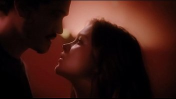Preview 1 of Hispanic Squirting - Netflix lesbian series &#039_GYPSY&#039_ - MILF Naomi Watts masturbating thinking about young Sophie Cookson