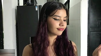 Preview 1 of Mature Fat Dildo - TRABAJO DE PIE y chupando polla,  Hermanastra latina es perfecta