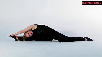 Preview 3 of Soon Fuck His Mother - Sofya with big saggy tits does hot gymnastics