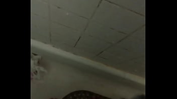 Preview 2 of Wall Dildo Orgasm - En la tina el tigre