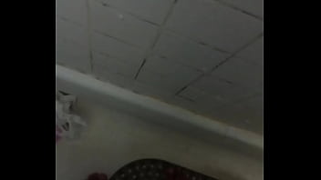 Preview 3 of Wall Dildo Orgasm - En la tina el tigre