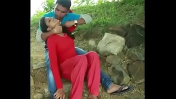 Preview 1 of Bangla Desh Xxx Fucnking Vidoe - Teen girl romance with boyfriend in park