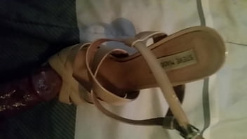 Preview 1 of Janda Maly Gatal Puki - Cumming on wife Jessica Simpson  boots