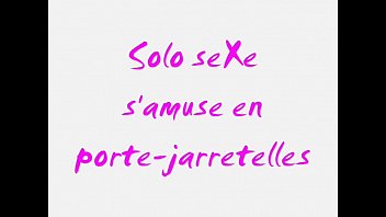 Preview 1 of Mom And Som Xnxx - Je m&#039_amuse le cul en porte-jarretelles