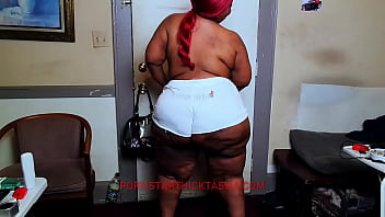 Preview 3 of Aunt Love Sex - thick tasha ass shake