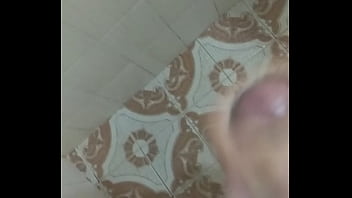 Preview 2 of Tranny Porn Free - Gozada maravilhosa no banho