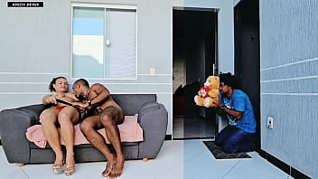 Preview 2 of Gay Baerfoot - Meu namorado bobo me trouxe um presente romantico e mim encontrou fodendo seu irmao no Dia dos Namorados eu prefiro um pau grande no cu