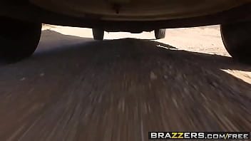 Preview 1 of Lifting Up By The Ear Videos - Brazzers Exxtra - (Nikki Benz,  Sean Lawless) - Full Service Station A XXX Parody - Trailer preview