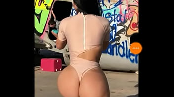 Preview 1 of Istori Porn - Culona rica