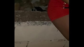 Preview 1 of Bap Bete - Estava na rua encontrei uma mulher brigando com namorado e ela tirou sua calcinha para mostrar sua bocetinha fiquei louco Arrumando