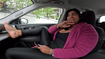 Preview 3 of Xxx Brazzer Videos - Exibi minha buceta no estacionamento do predio e o porteiro ficou doidinho pra me fuder