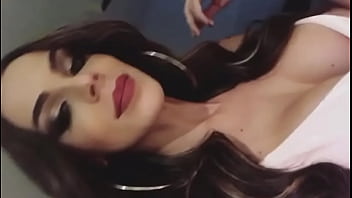 Preview 3 of Homely Pussy - PISTOLUDAS.COM ⋆ Boneca tirando selfie
