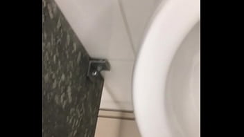 Preview 1 of Discharged Cum - Chupando a rola cabe&ccedil_uda do velho no banheiro