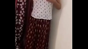 Preview 1 of Desi Bhabhi Xxxx Girl Friend - Indian desi girl change her dress