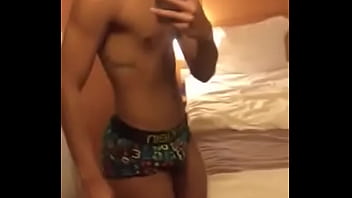 Preview 4 of Zone War - Novinho Mostrando o Pau