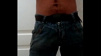 Preview 1 of A Dirty Big Hole Nose Lady - Colombiano caliente y velludo en el ba&ntilde_o del trabajo