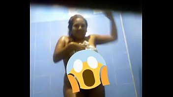 Preview 4 of Mad For Sex - un sexy baile en la ducha ba&ntilde_andome