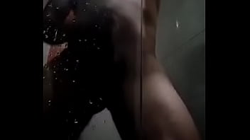 Preview 2 of Big Nice Busty Sexy - Paja en la ducha