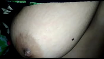 Preview 4 of Suni Liyunfalse - she is being hot at night