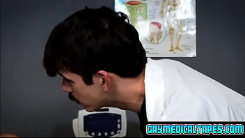 Preview 2 of Brazil Mom Daughtre - Keep Going Doctor I like it @GayMecicalTapes