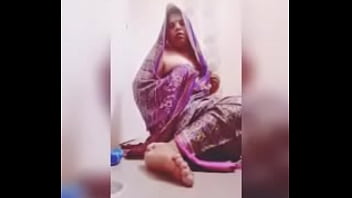 Preview 3 of Le Doli Su Primer Anal - Sissy in hot saree