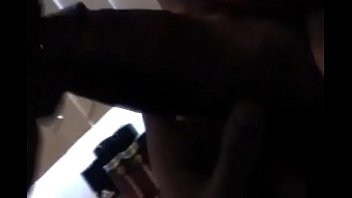 Preview 3 of India Moie - Chupando o novinho gostoso