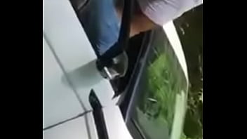 Preview 3 of I Love Xxx Boob Com - Bailando en el carro