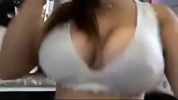 Preview 4 of Gwen Hentaii - Mi amiga me manda video sexy