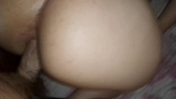 Preview 4 of New Xxx Vied - PUTINHA SAFADA DANDO O CUZINHO GOSTOSO GOZEI MUITO NO BURAQUINHO DA SAFADA CACHORRA DE QUATRO A PIRANHA QUASE N&Atilde_O AGUENTA