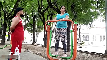 Preview 1 of Monster Gezwungen Porn Porn - Encuentro a la puta de mi vecina en el parque y quiere que me la folle - Porno en Espa&ntilde_ol