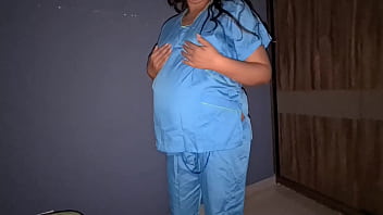 Preview 1 of Angelina Elba Webcam - enfermera mexicana embarazada sigue siendo siendo muy caliente y quiere que cualquiera la llene de semen saliendo de su turno en el hospital. Se deja eyacular por todos