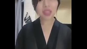 Preview 3 of Pooh Tube - 她是誰? Who is she?